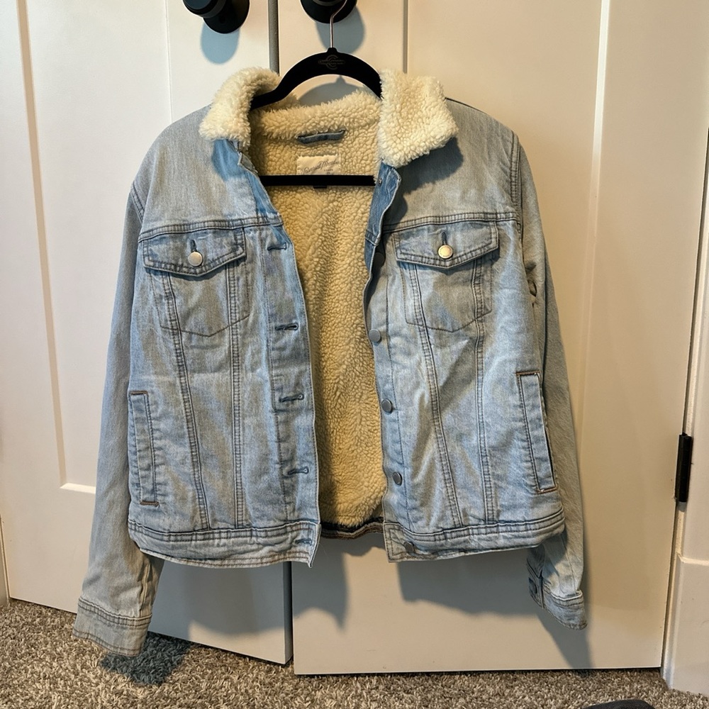 light wash denim jacket with faux fur lining